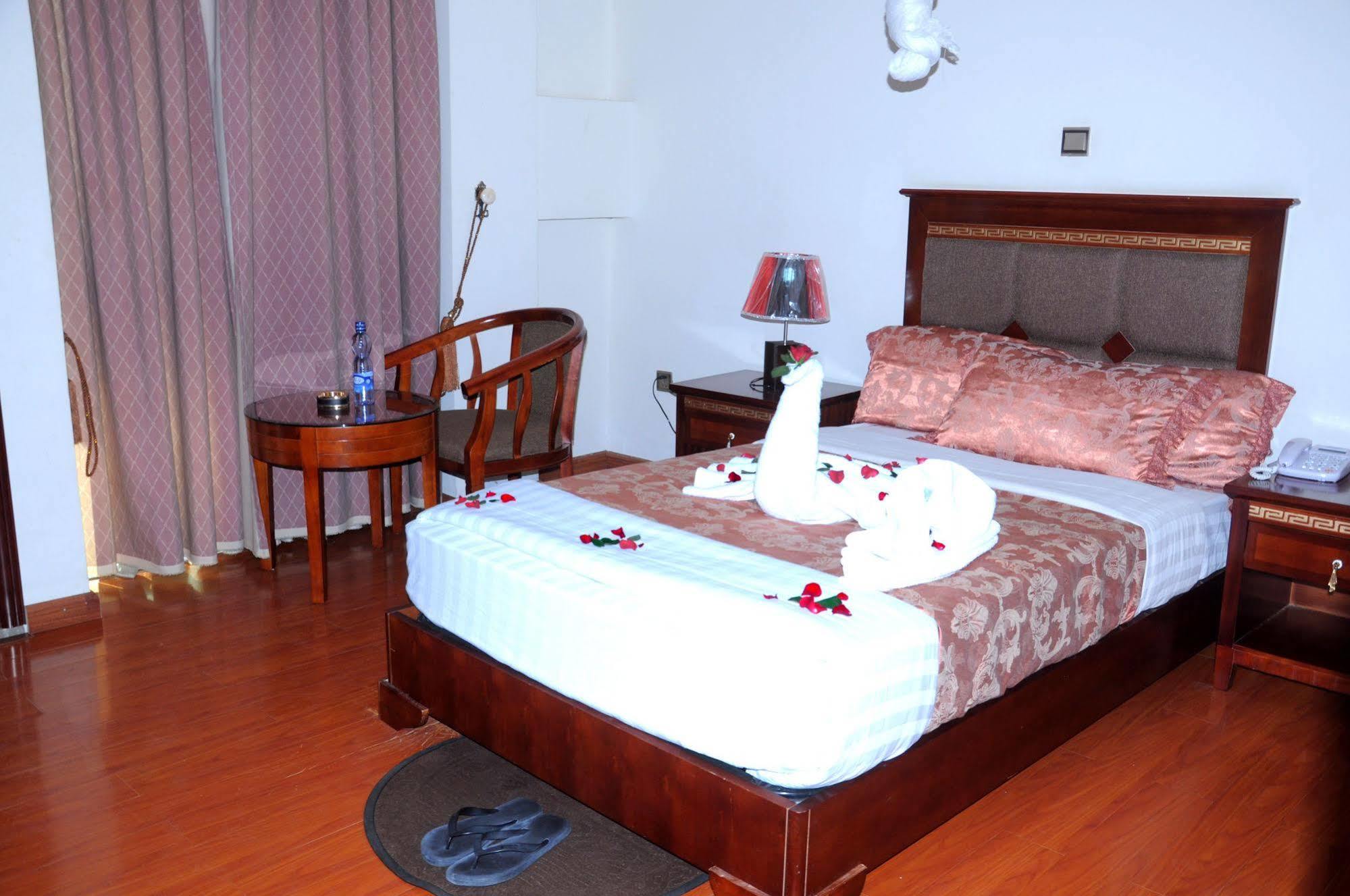 Addis Amba Hotel Baher Dar Extérieur photo